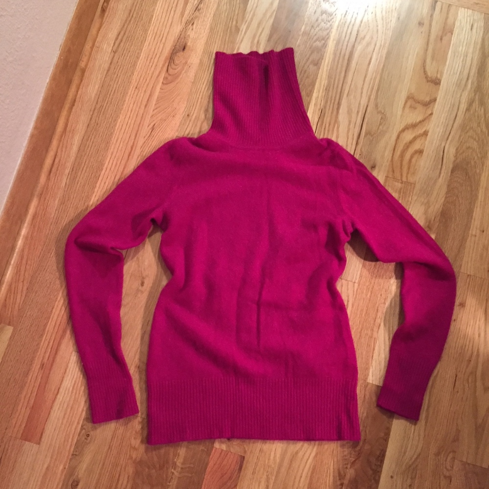 J. Crew 100% cashmere fuchsia turtleneck, size XS